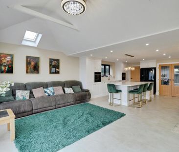 4 bedroom link detached house to rent - Photo 2