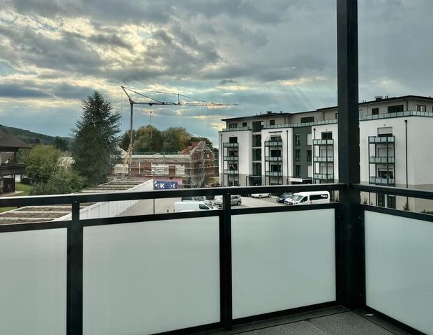 Barrierefrei und modern mit Einbauküche und Balkon - Foto 1