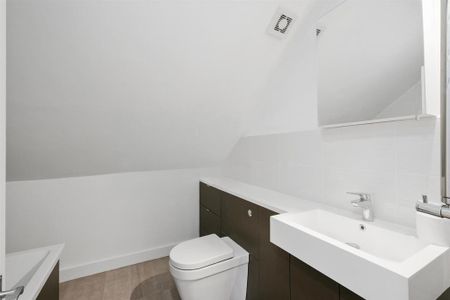 3 bedroom flat to rent - Photo 3