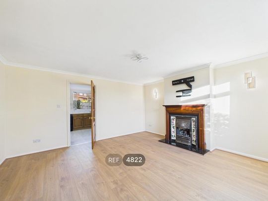 3 bedroom semi-detached house to rent - Photo 1