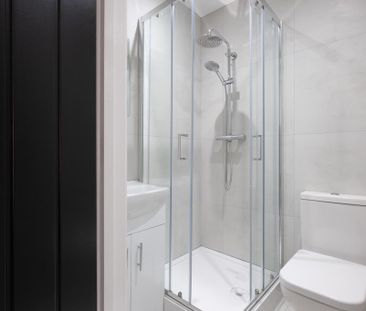 6 bedroom semi-detached house to rent - Photo 3