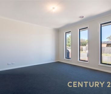 Modern 3-Bedroom Home in Prime Dandenong Location - Photo 6