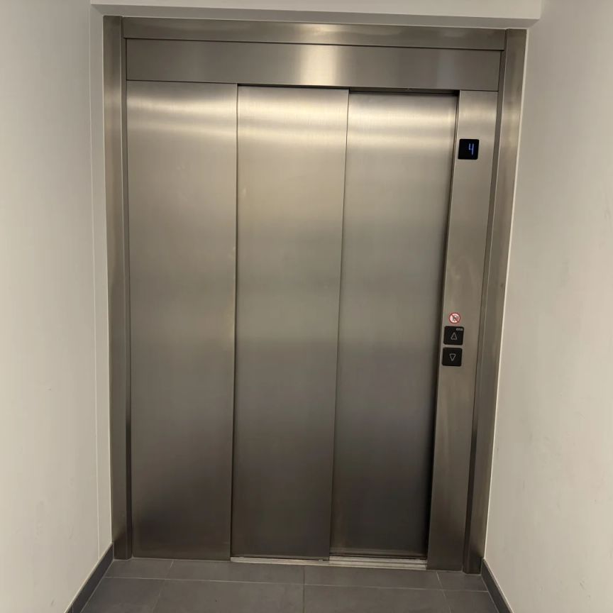 Wunderbare 2-Zimmer Wohnung mit gutem Grundriss in perfekter Lage nahe U-Bahn! ab 01.12.2025 - Photo 1