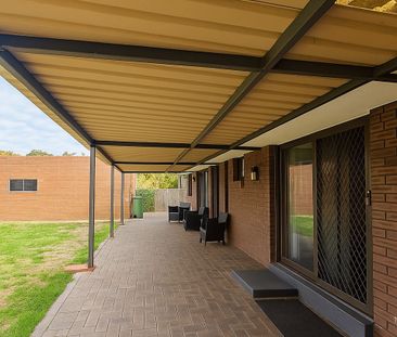 Spacious 4-Bedroom Family Home in An Established Neighbourhood - Photo 3
