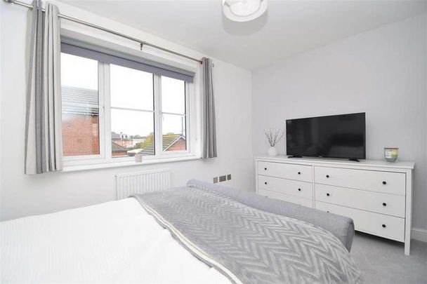 Beecham Square, Castleford, WF10 - Photo 1