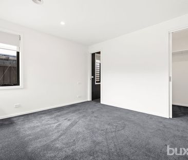 BRAND NEW LUXURIOUSLY APPOINTED 3 BEDDROOM TOWNHOUSE - Photo 1