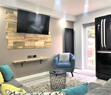 1 bedroom in a house share to rent - Photo 2