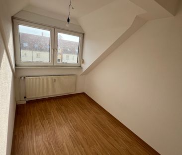 Klein aber Mein: gemütliche Dachgeschosswohnung sucht neue Mieter! - Photo 4