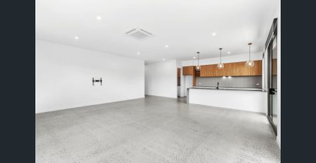 Semi-Furnished Executive Apartment Living in the heart of Pakington Street - Photo 2