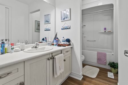 For Lease - 3593 CAROLINIA Court, Fort Erie, Ontario - Photo 5