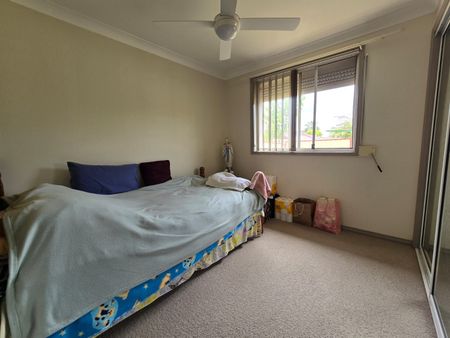 STUNNING THREE BEDROOM HOME - Photo 3