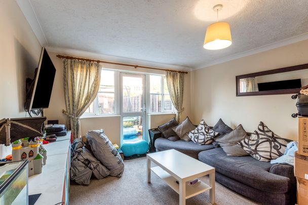 2 bedroom property to rent - Photo 1