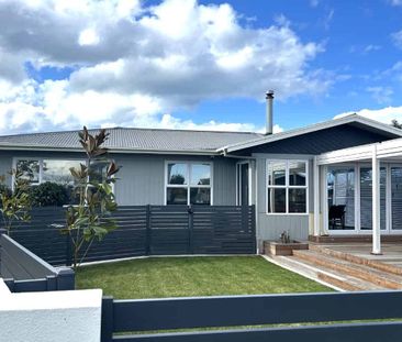 Modern 4-Bedroom Home in Tamatea - Photo 2