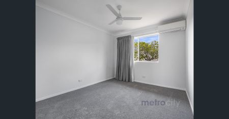 Stylishly Renovated 3-Bedroom Unit in the Heart of Coorparoo - Photo 3