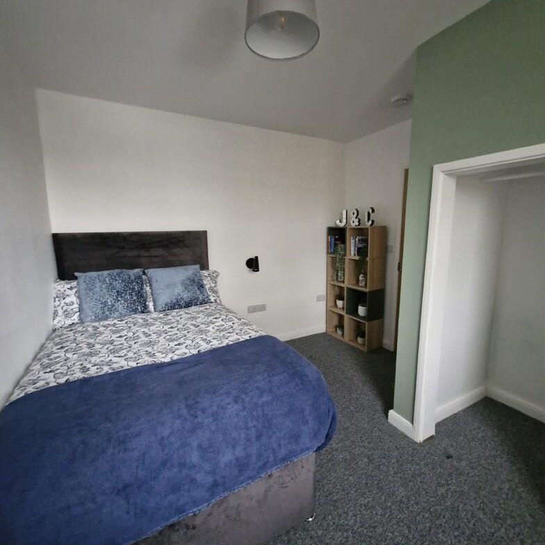 1 bedroom in a house share to rent - Photo 1