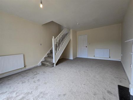 2 bedroom end of terrace house to rent - Photo 3