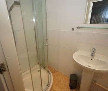 1 bedroom in a house share to rent - Photo 6