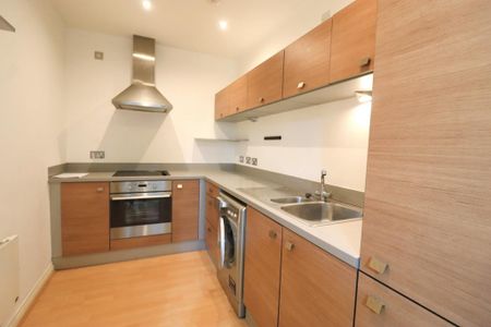 2 bedroom flat to rent - Photo 2