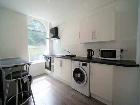 Apartment 2 55 High Street - Photo 4