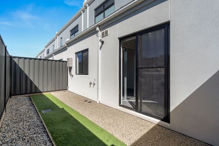 Low Maintenance Family Home - Photo 5