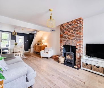 2 bedroom terraced house to rent - Photo 2