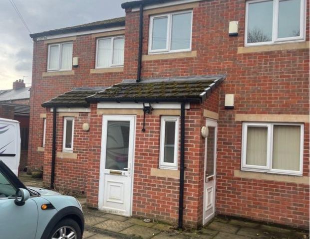 2 bed Apartment - To Let - Photo 1