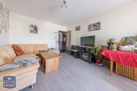 Appartement à louer 4 pièces 77.92m² - Photo 2