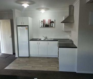 FURNISHED STUDIO ROOMS - Situated on Lorne Street, this is a 5 minu... - Photo 4