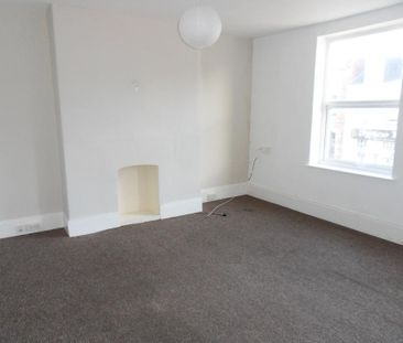2 bedroom maisonette to rent - Photo 1