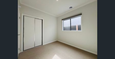 Modern Family Home in Minta Farm Berwick - Photo 3