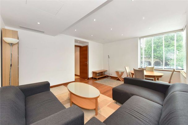 Spacious two bedroom, two bathroom apartment set within a 24 hour portered block with underground parking - Photo 1