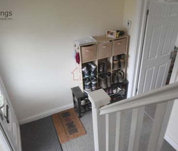 3 Bedroom Semi-Detached House - Photo 2