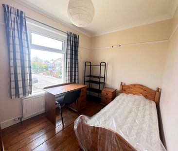 5 bedroom detached house to rent - Photo 4