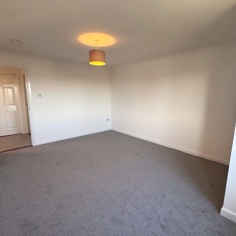 2 Bed, Flat - Photo 1