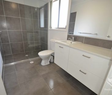 3 BED TOWNHOUSE FOR RENT (BREAK LEASE) - Photo 5