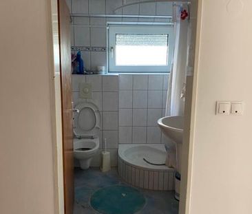 Mietwohnung mit Ausgang zum Garten - Photo 1