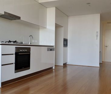 Modern stylish 2 bedrooms 2bathrooms apartment situated in Newstead - Photo 2
