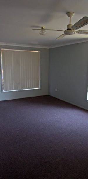 Refurbished private two bedroom villa with courtyard - Photo 1