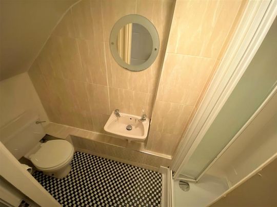 6 bedroom terraced house to rent - Photo 1