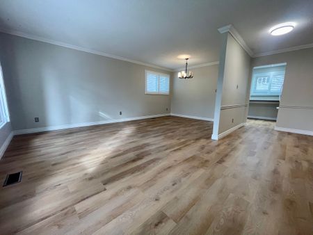 For Lease - 2149 Constance Drive, Oakville, Ontario - Photo 3