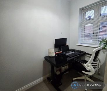 3 bedroom end of terrace house to rent - Photo 4