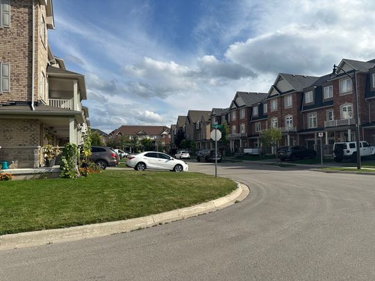 For Lease - 7 Hiscott Drive, Hamilton, Ontario - Photo 1