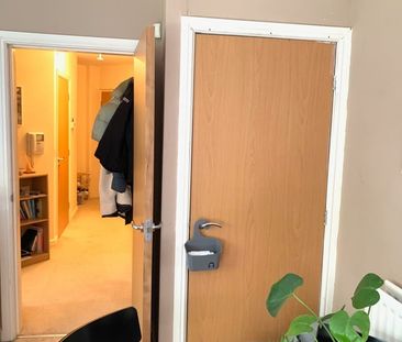 1 Bed Flat, Sandlewood Court, LS6 - Photo 3