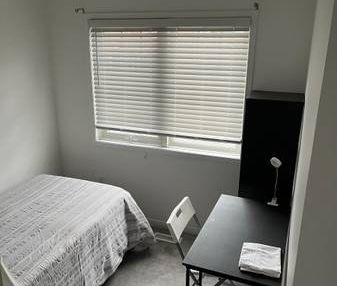 Room for rent International Students/Professionals - Photo 3