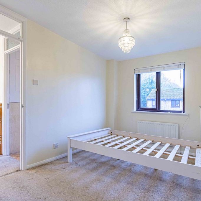 3 bed Semi Detached House for rent - Photo 1
