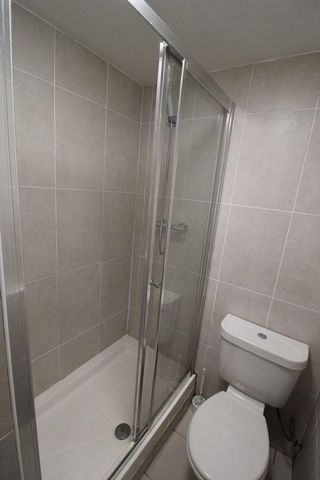 3 bedroom apartment to rent - Photo 3