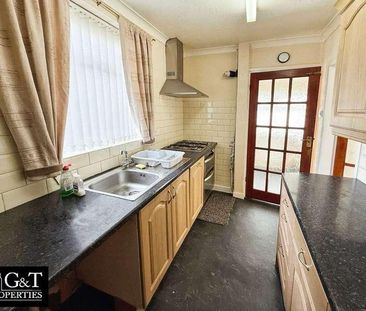 Beech Avenue, Halesowen, B62 - Photo 1