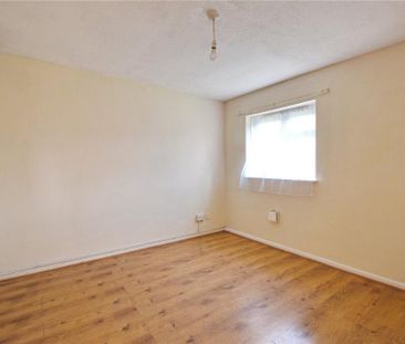 2 bedroom end of terrace house to rent - Photo 2