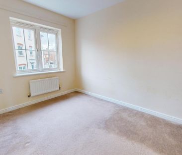 3 bedroom end of terrace house to rent - Photo 3