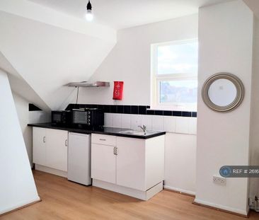 Studio to rent - Photo 3